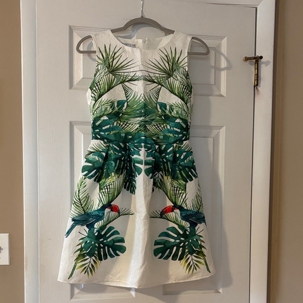 😀 3 for $20. Tropical Print Midi Dress